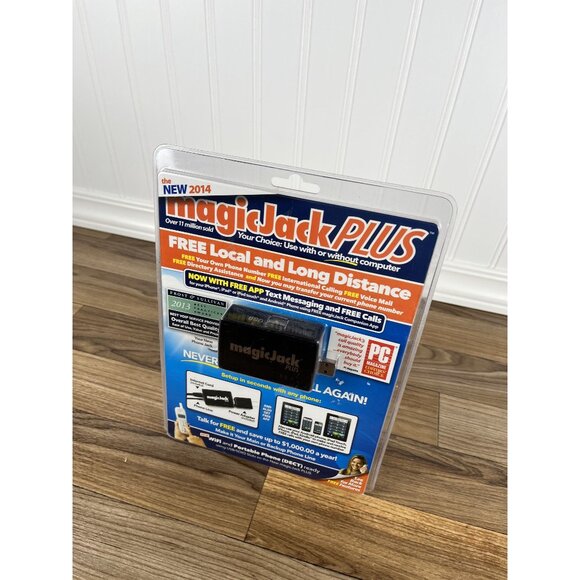 Magic Jack PLUS Free Local Long Distance Calling Telephone Sealed Brand New 2014 - Picture 1 of 3
